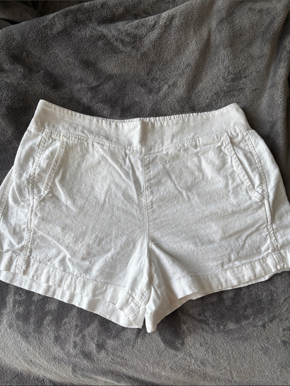 GAP Women's White Linen Shorts